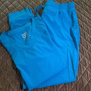 Barco one scrub set